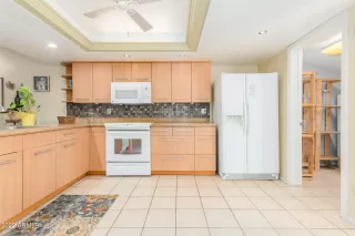 Photo #6: 6419303 Listing