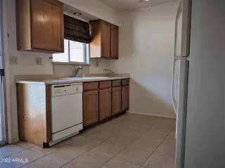 Photo #6: 6419362 Listing 