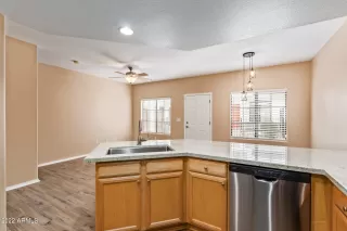 Photo #5: 6419571 Listing