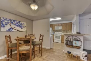 Photo #5: 6419626 Listing 