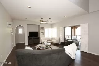 Photo #5: 6419661 Listing