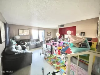 Photo #5: 6419809 Listing