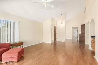 Photo #4: 6419827 Listing 