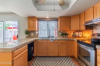 Photo #5: 6420006 Listing