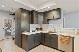 Photo #5: 6420043 Listing