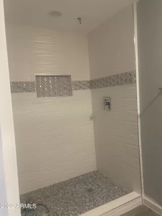 Photo #6: 6420098 Listing 