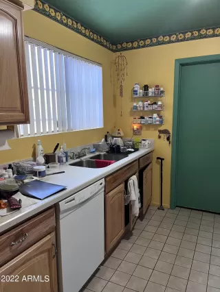 Photo #3: 6420100 Listing 