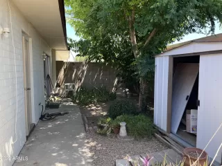 Photo #6: 6420100 Listing 