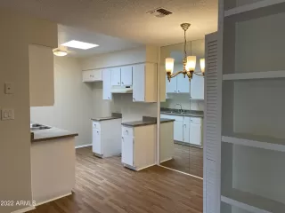 Photo #4: 6420225 Listing