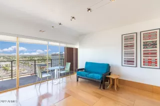 Photo #5: 6420404 Listing