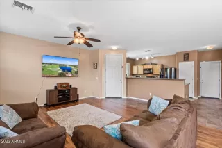 Photo #6: 6420615 Listing