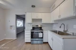 Photo #5: 6420975 Listing