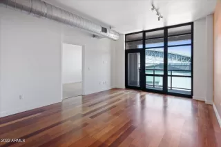 Photo #6: 6421482 Listing