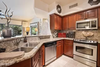 Photo #1: 6421643 Listing 