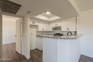 Photo #6: 6421910 Listing