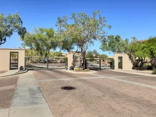 Photo #6: 6422046 Listing 