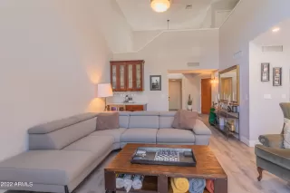 Photo #5: 6422118 Listing