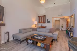 Photo #6: 6422118 Listing