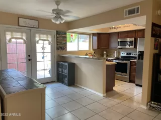 Photo #5: 6422133 Listing