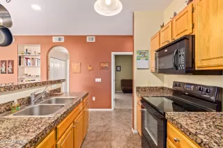 Photo #4: 6422298 Listing