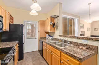 Photo #6: 6422298 Listing