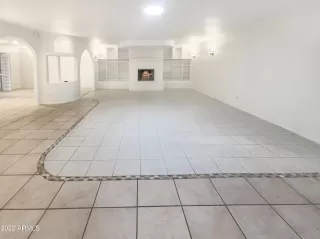 Photo #4: 6422345 Listing