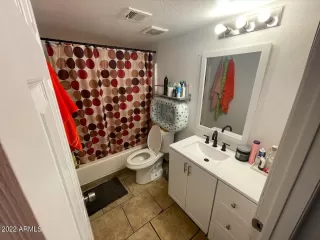Photo #5: 6422595 Listing