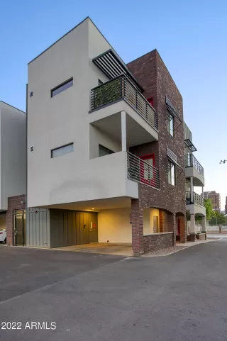 Photo #3: 6422666 Listing