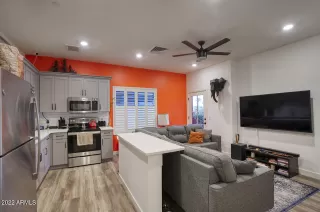 Photo #5: 6422666 Listing