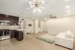 Photo #6: 6422807 Listing