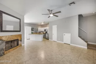 Photo #6: 6422819 Listing