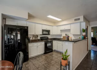 Photo #3: 6422866 Listing