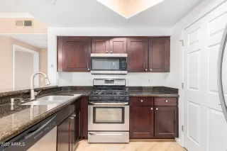 Photo #6: 6423523 Listing