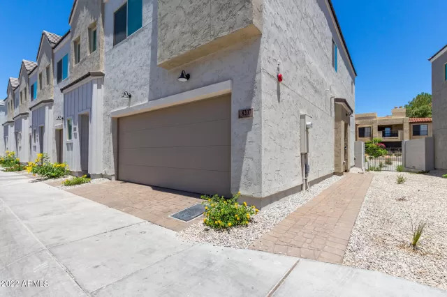 MLS: 6423572 Condo For Sale