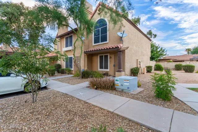 MLS: 6423663 Condo For Sale