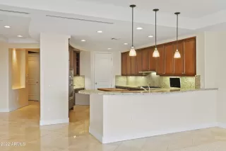 Photo #6: 6424089 Listing