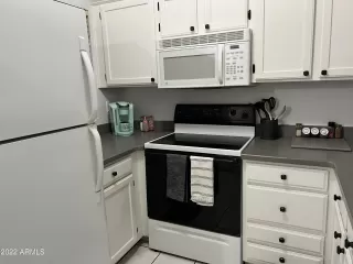 Photo #3: 6424117 Listing