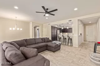 Photo #4: 6424829 Listing