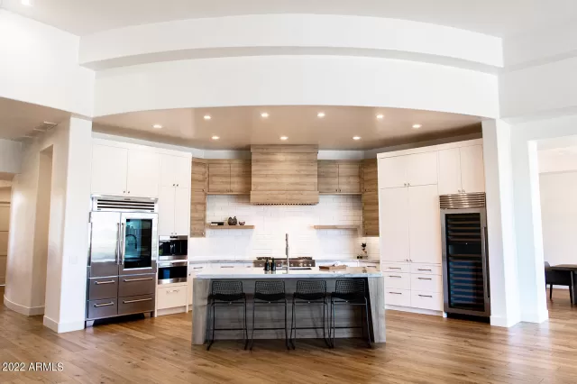 MLS: 6424832 Condo For Sale