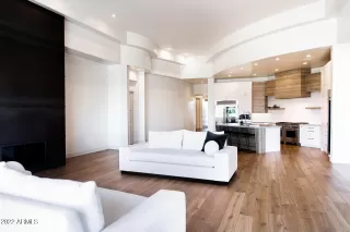 Photo #2: 6424832 Listing