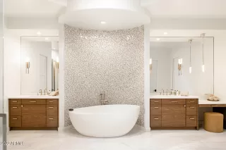 Photo #3: 6424832 Listing