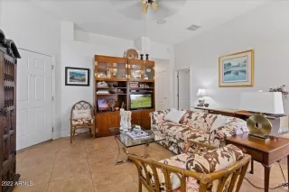 Photo #6: 6425033 Listing 