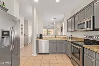 Photo #6: 6425460 Listing