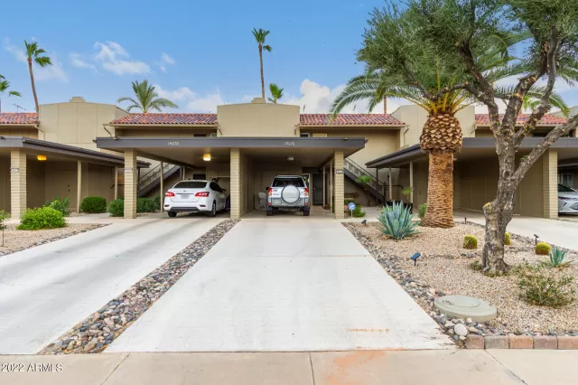 MLS: 6425549 Condo For Sale