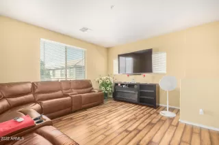 Photo #5: 6425576 Listing