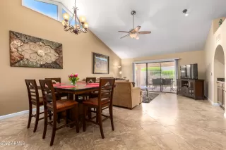 Photo #5: 6425584 Listing