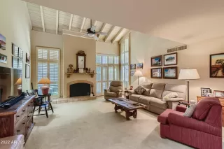 Photo #5: 6425800 Listing