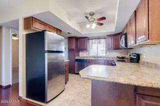 Photo #6: 6425974 Listing