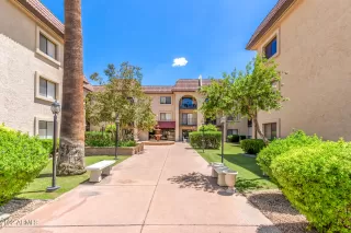 Photo #2: 6426034 Listing 