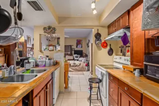 Photo #6: 6426044 Listing